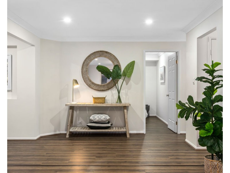 17 Friend Street, Wakerley QLD 4154