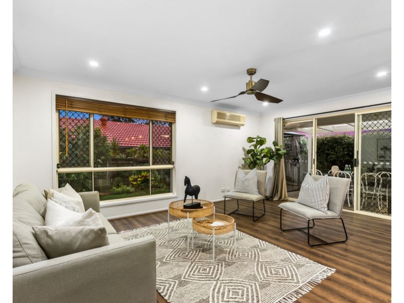 17 Friend Street, Wakerley QLD 4154