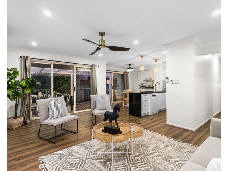 17 Friend Street, Wakerley QLD 4154