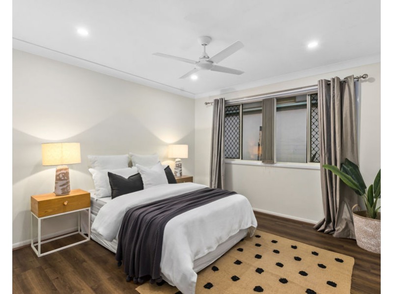 17 Friend Street, Wakerley QLD 4154