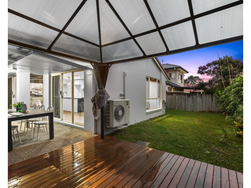 17 Friend Street, Wakerley QLD 4154