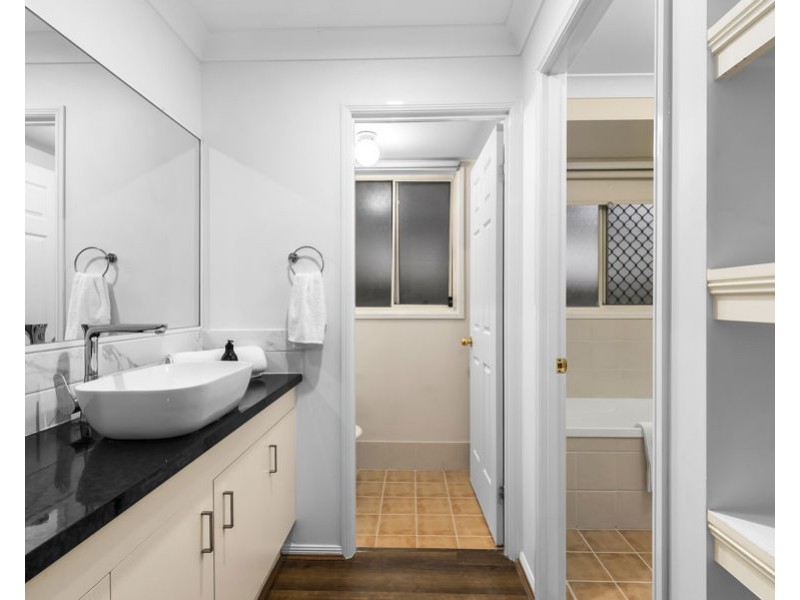 17 Friend Street, Wakerley QLD 4154