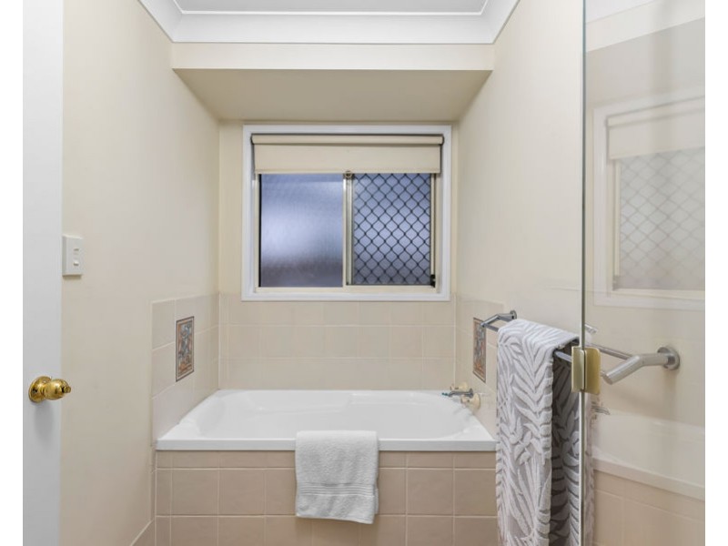 17 Friend Street, Wakerley QLD 4154