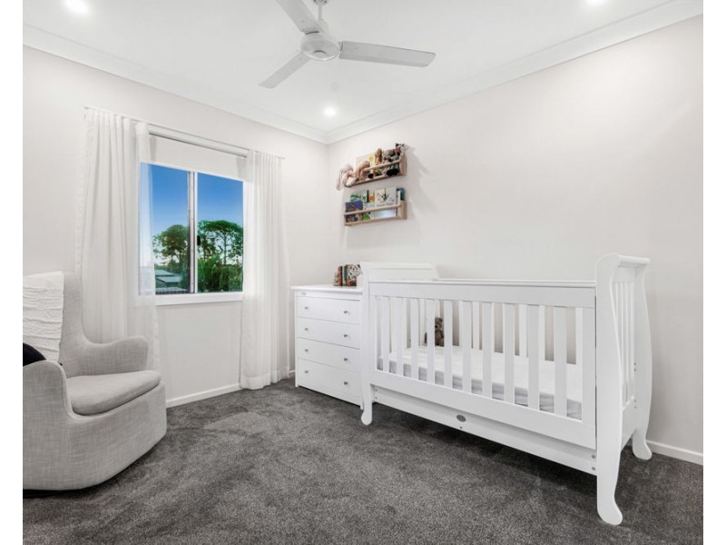 1 Greggor Street, Wynnum West QLD 4178