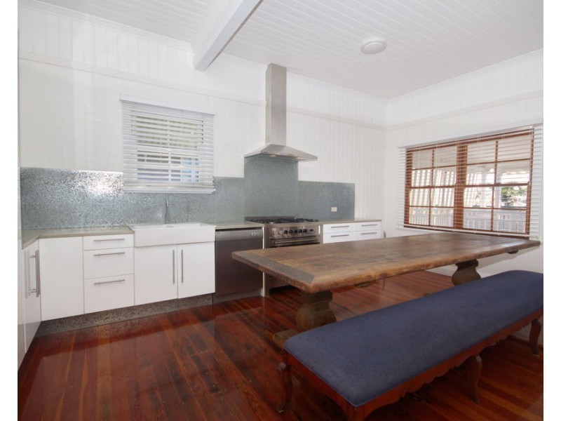 10 Kingsley Terrace, Wynnum QLD 4178