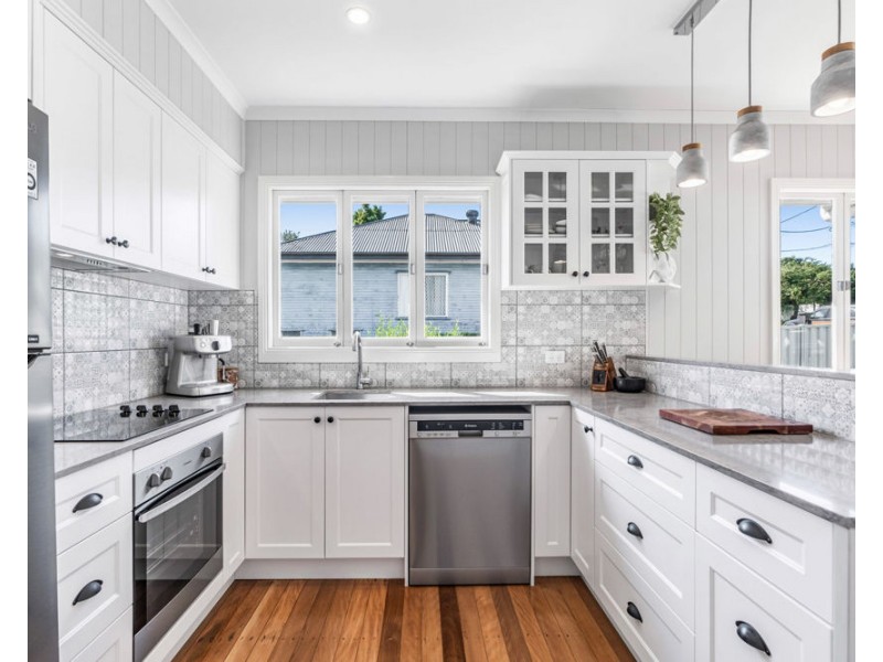 45 Wondall Road, Wynnum West QLD 4178