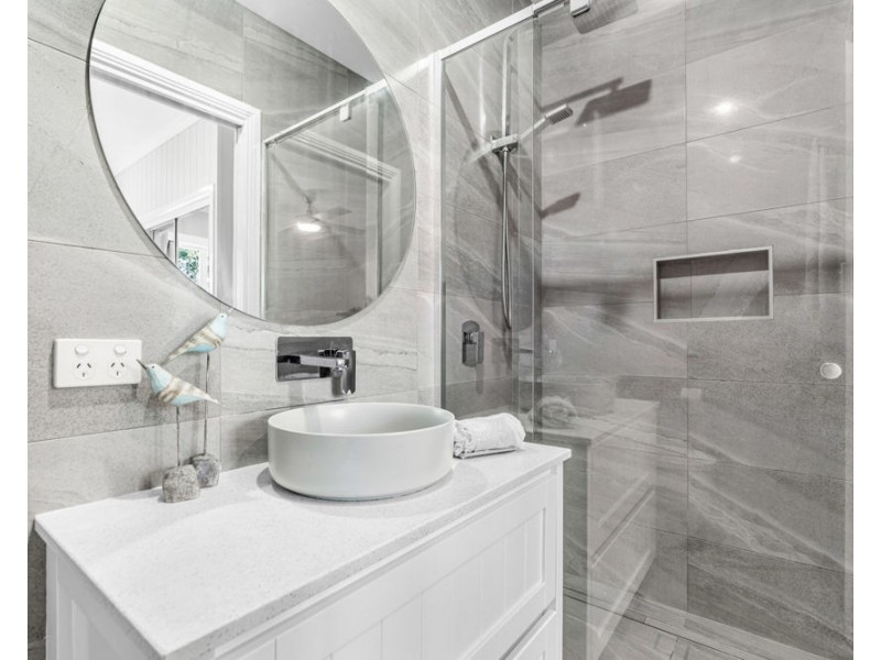 45 Wondall Road, Wynnum West QLD 4178