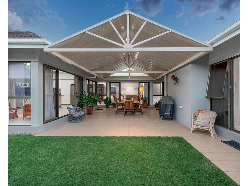 73 Mossvale Drive, Wakerley QLD 4154