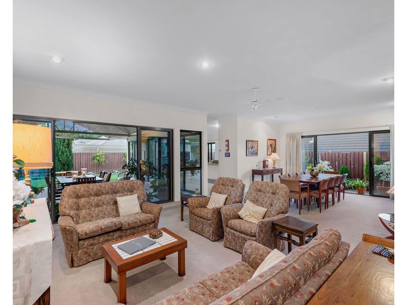 73 Mossvale Drive, Wakerley QLD 4154