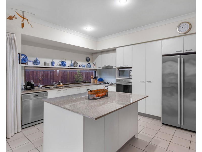 73 Mossvale Drive, Wakerley QLD 4154
