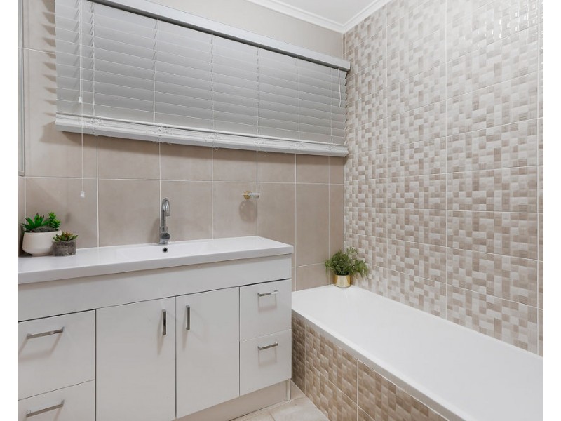 127 Wondall Road, Wynnum West QLD 4178