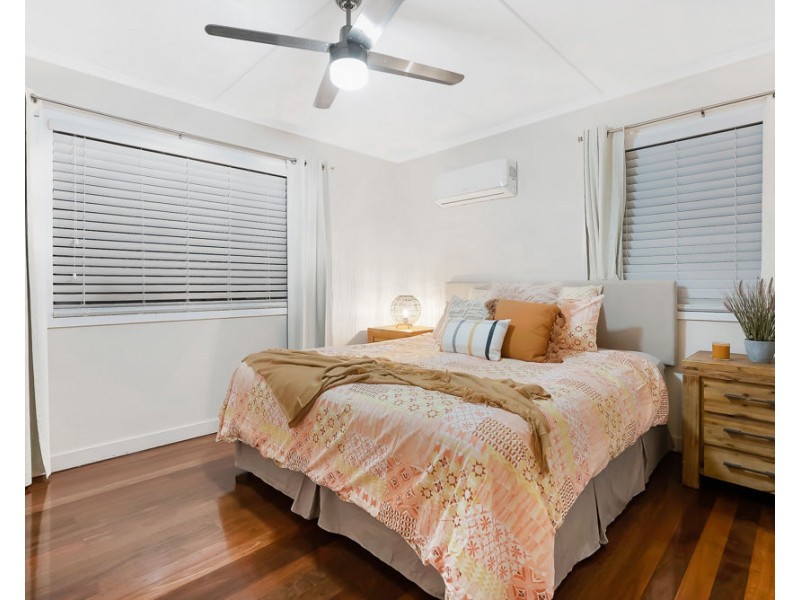 127 Wondall Road, Wynnum West QLD 4178