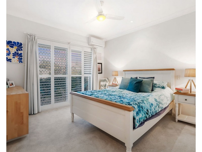 2/15 Drayton Terrace, Wynnum QLD 4178