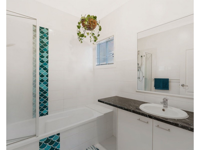 2/15 Drayton Terrace, Wynnum QLD 4178