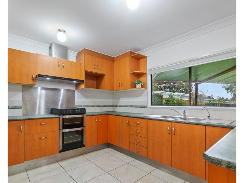 20 Greta st, Manly West QLD 4179