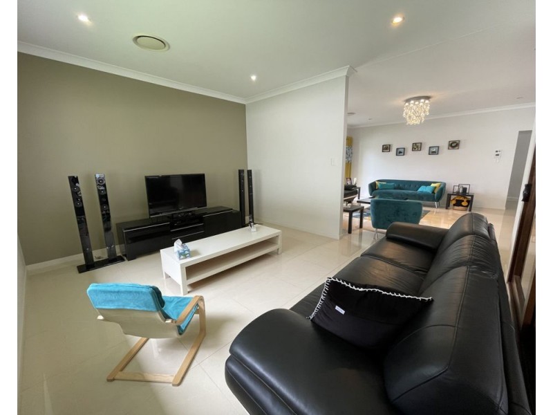 25 Wattle Place, Gumdale QLD 4154