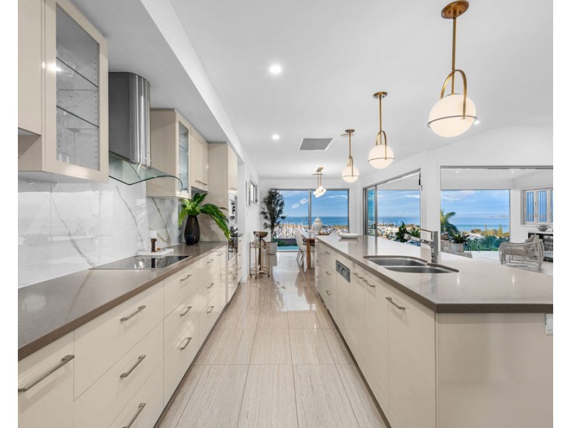 86 Oceana Terrace, Manly QLD 4179