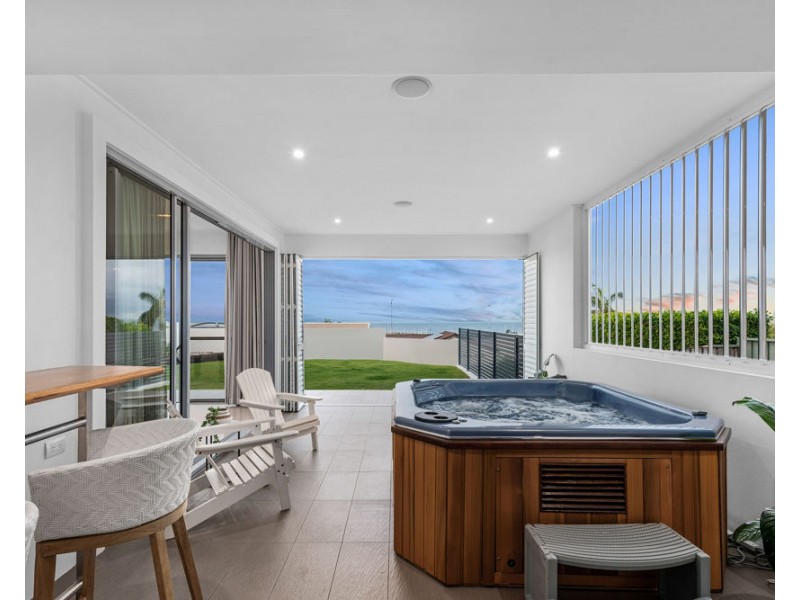 86 Oceana Terrace, Manly QLD 4179