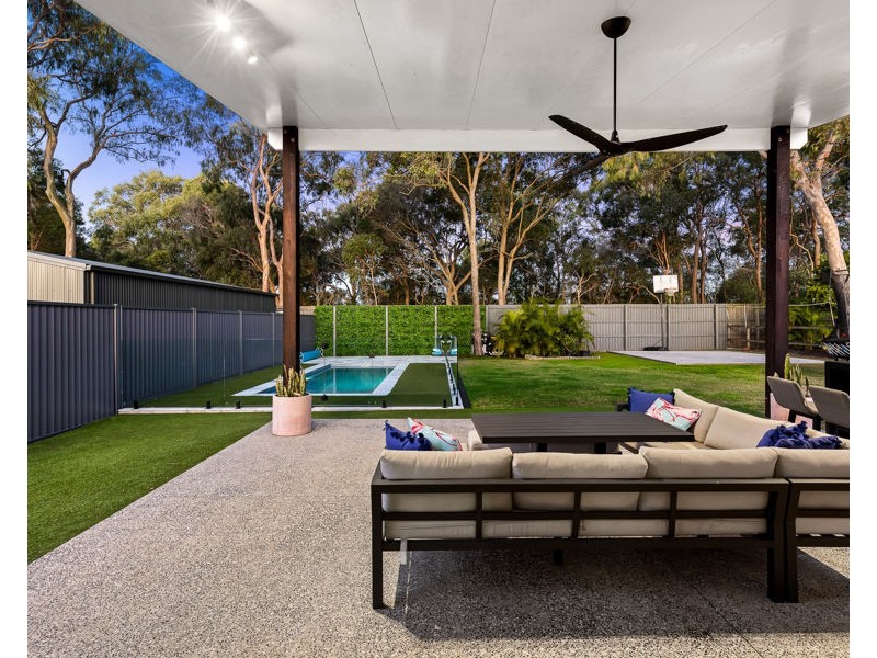 15 Luigina Close, Wakerley QLD 4154