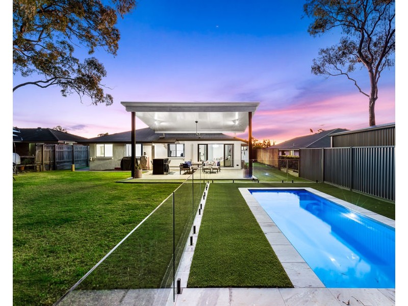 15 Luigina Close, Wakerley QLD 4154