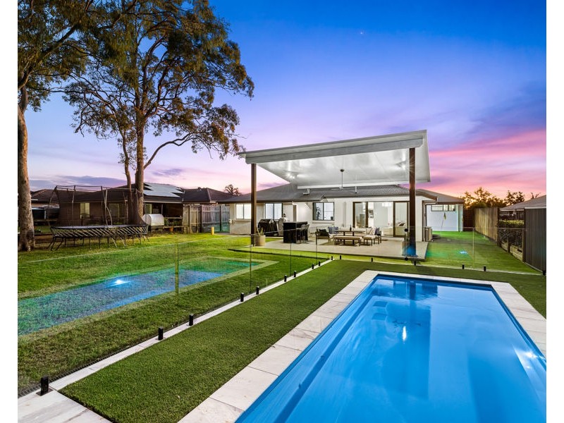 15 Luigina Close, Wakerley QLD 4154