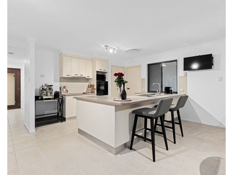 15 Luigina Close, Wakerley QLD 4154