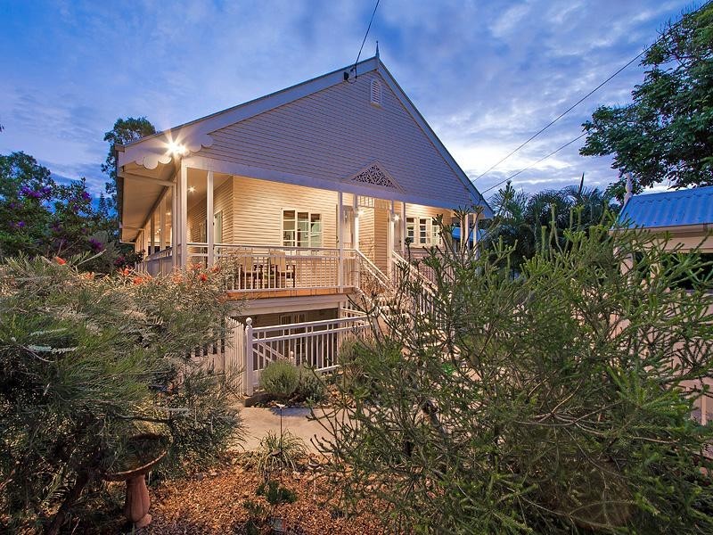 24 Muriel Ave, Manly West QLD 4179