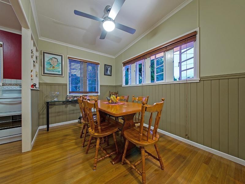 24 Muriel Ave, Manly West QLD 4179