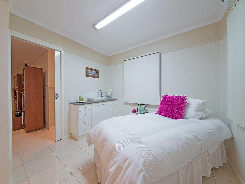24 Muriel Ave, Manly West QLD 4179