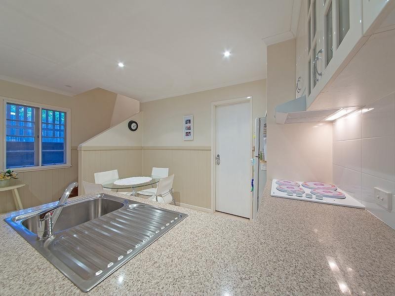 24 Muriel Ave, Manly West QLD 4179
