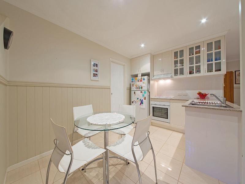 24 Muriel Ave, Manly West QLD 4179