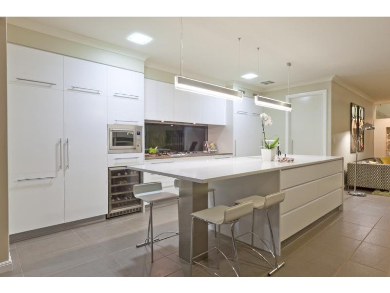10 Earl Pde, Manly QLD 4179