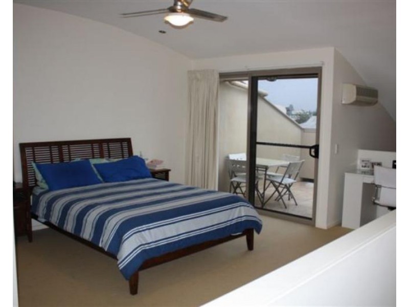 2/178 Stratton Tce, Manly QLD 4179