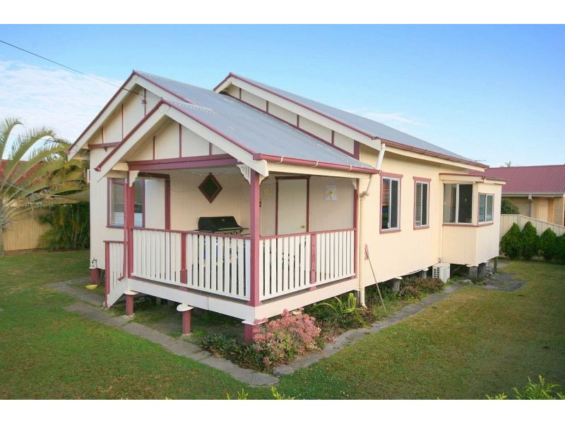 3 Drayton Tce, Wynnum QLD 4178