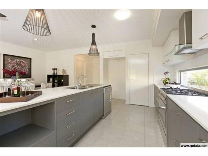 34 Bride Street, Wynnum QLD 4178
