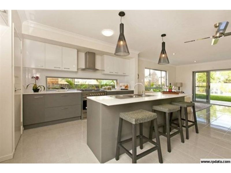 34 Bride Street, Wynnum QLD 4178