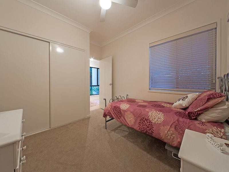 142 Melville Tce, Manly QLD 4179