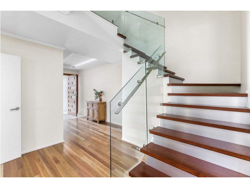 42 St Catherines Tce, Wynnum QLD 4178