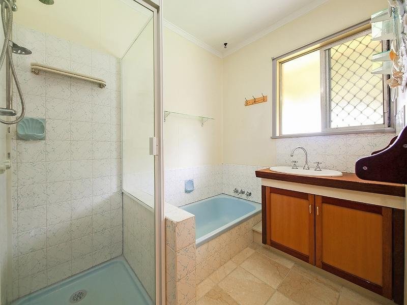 12 Meron Street, Wynnum West QLD 4178