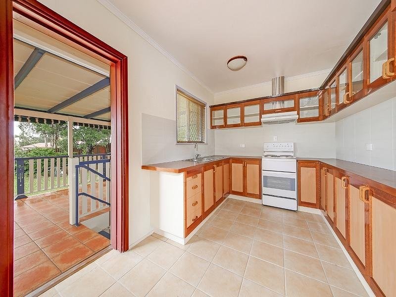 12 Meron Street, Wynnum West QLD 4178
