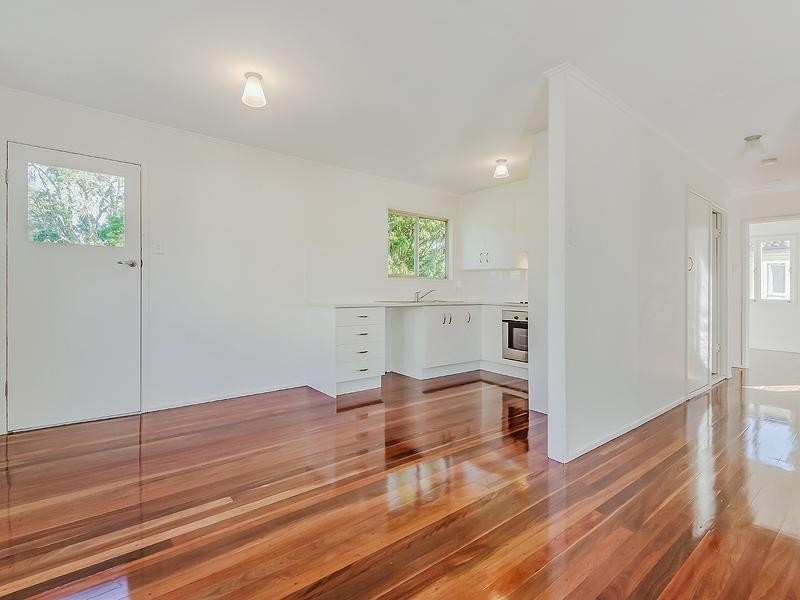 65 Malabar St, Wynnum West QLD 4178