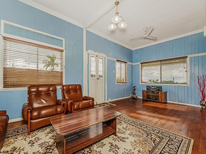 76 Glenora St, Wynnum QLD 4178