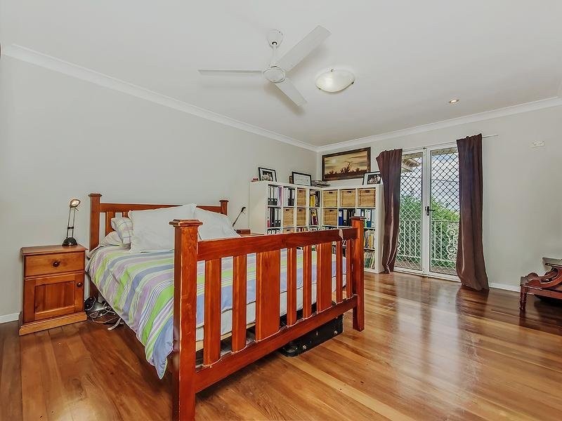 73 Glenora Street, Wynnum QLD 4178