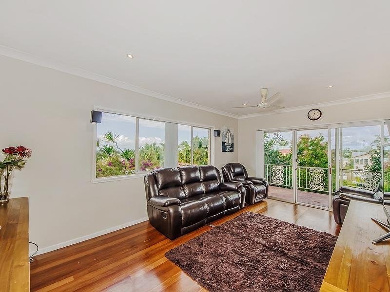 73 Glenora Street, Wynnum QLD 4178