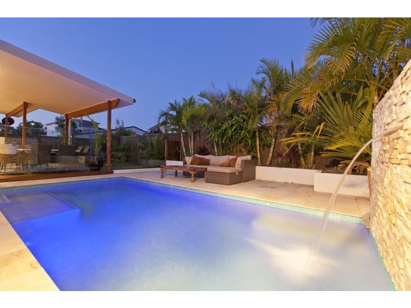 4 Brush Box Pl, Wakerley QLD 4154