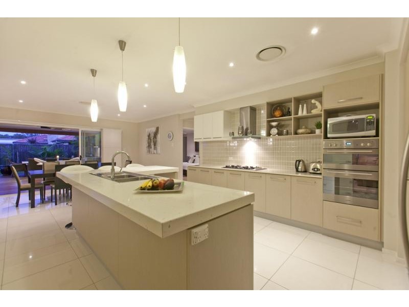 4 Brush Box Pl, Wakerley QLD 4154