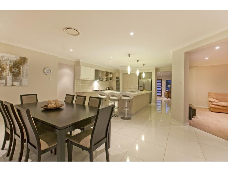 4 Brush Box Pl, Wakerley QLD 4154