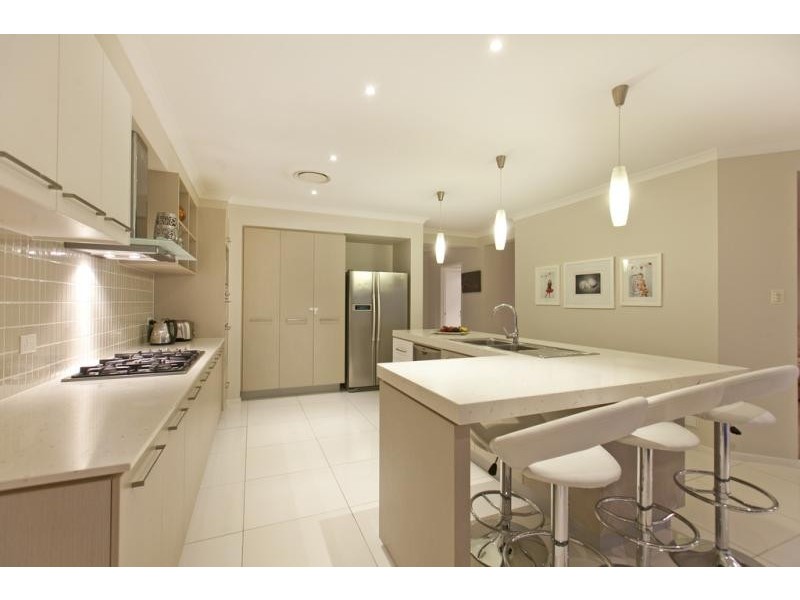 4 Brush Box Pl, Wakerley QLD 4154