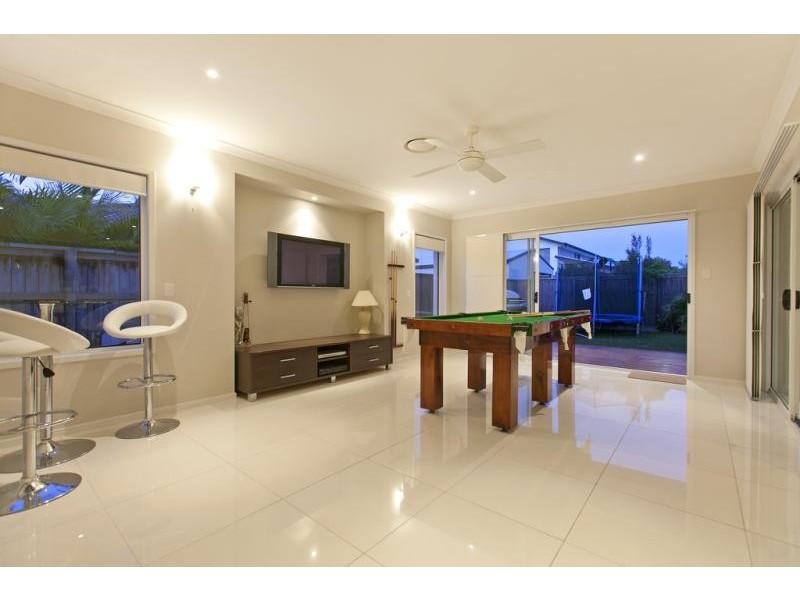 4 Brush Box Pl, Wakerley QLD 4154