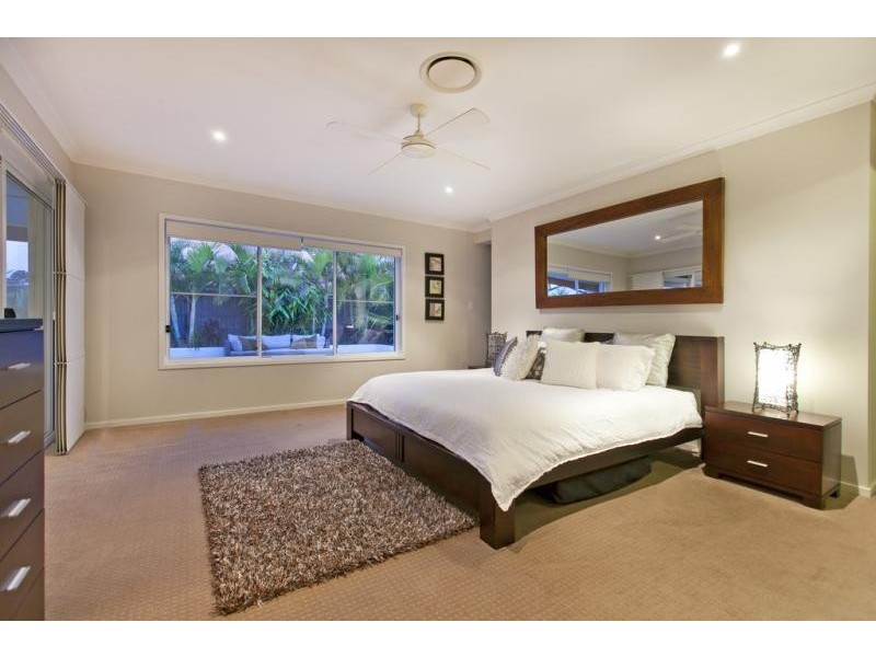 4 Brush Box Pl, Wakerley QLD 4154